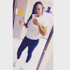 Meet your Posher, Ebony